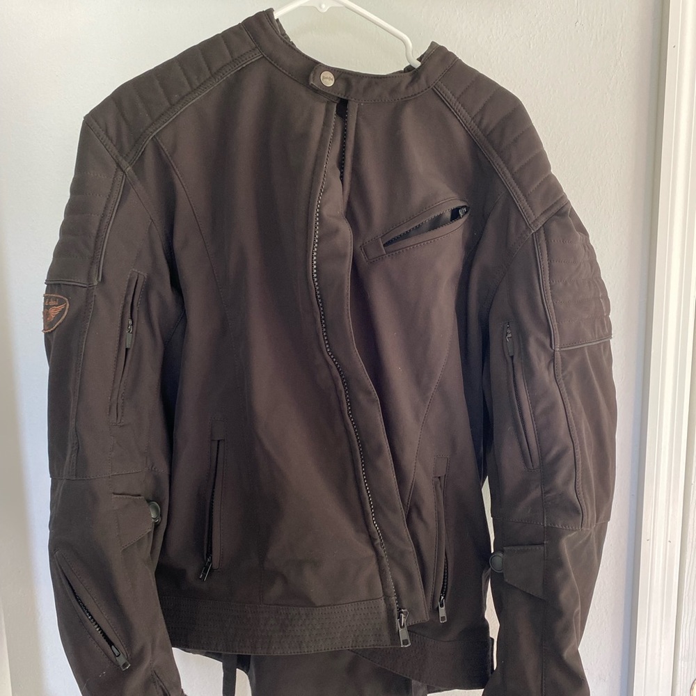 Motorcycle riding jacket